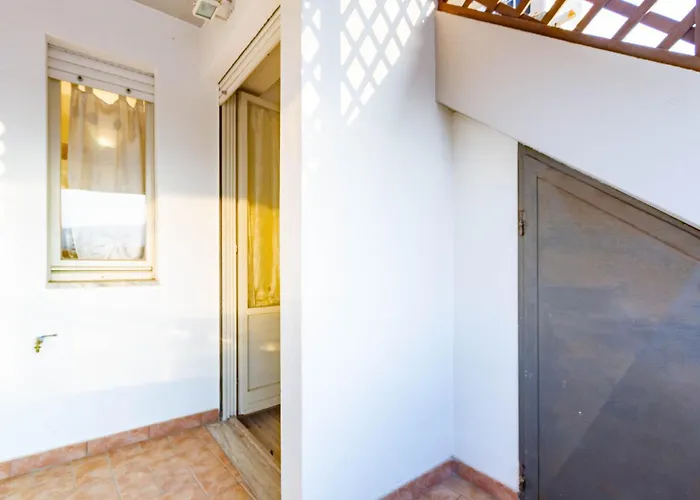 아파트 Mansarda Bellaria - Myho Casa 마르틴시쿠로