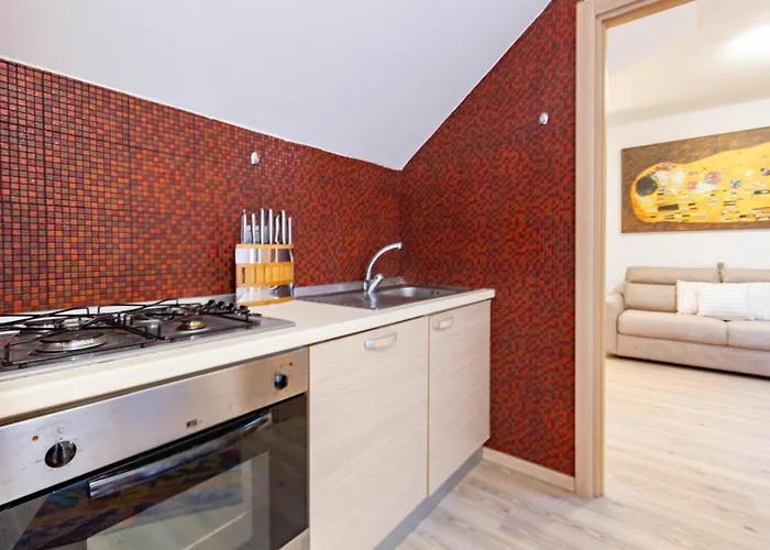 아파트 Mansarda Bellaria - Myho Casa 마르틴시쿠로