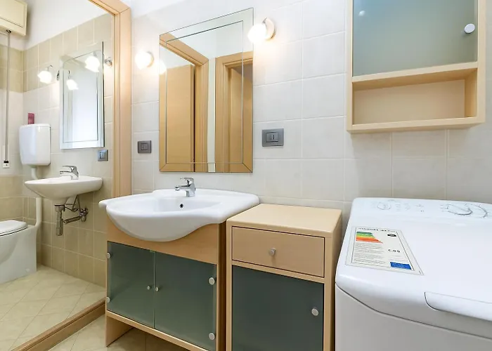 아파트 Mansarda Bellaria - Myho Casa 마르틴시쿠로